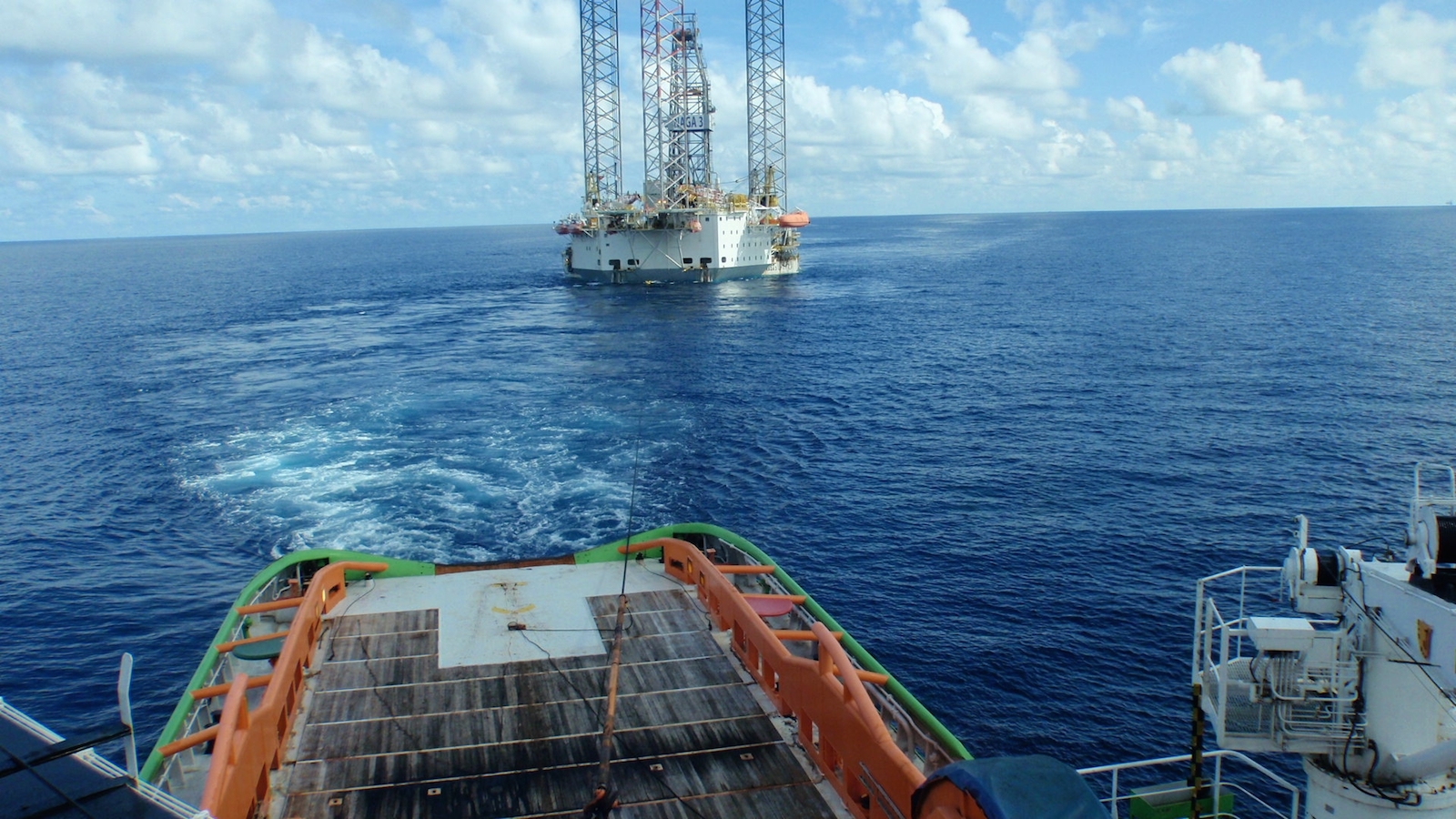 Rotterdam, May 27 2014 Fairmount Expedition towed jackup rig Naga 3 to